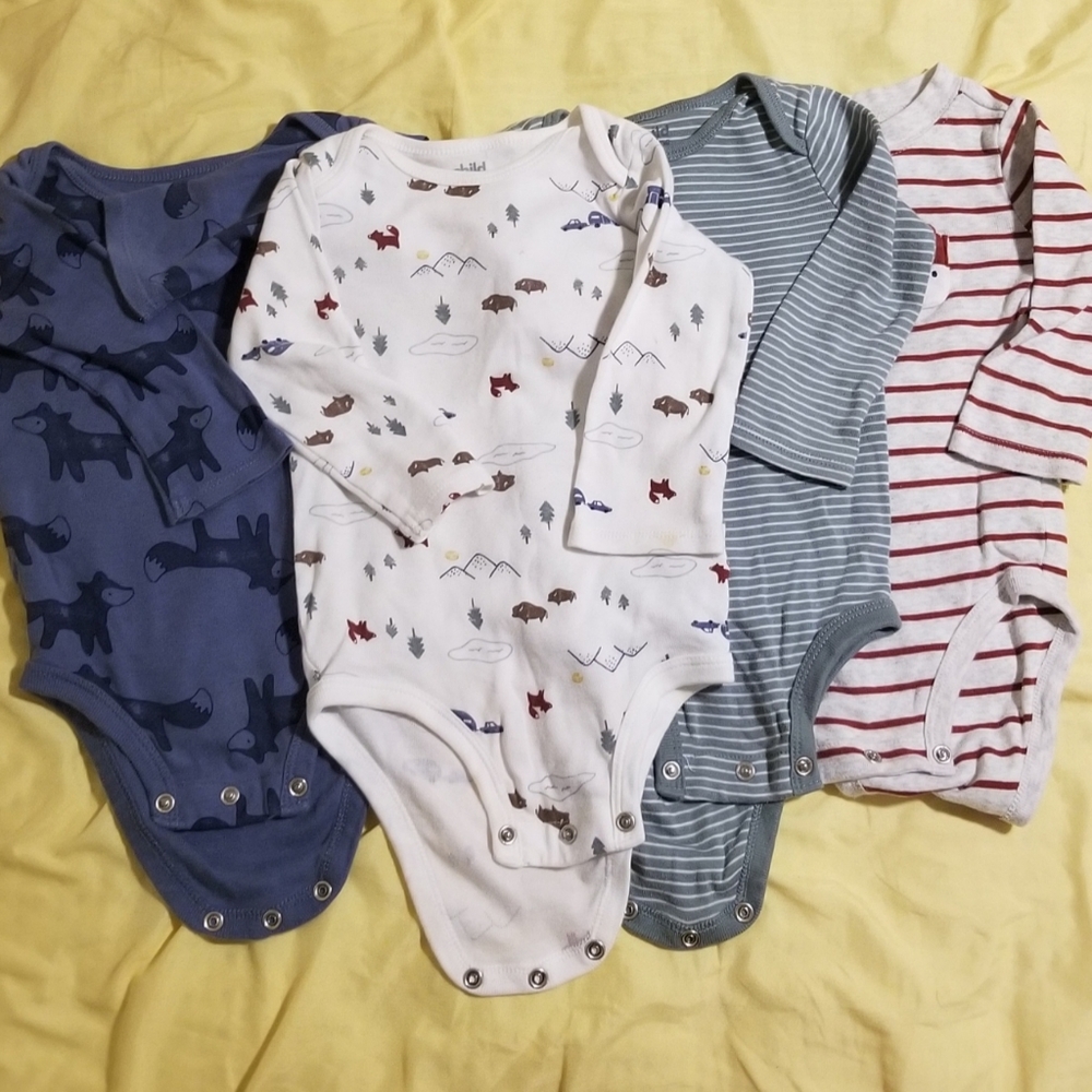 Set of 4 Carter's Long Sleeve Bodysuits 6-9 months.